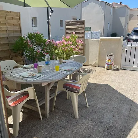 Casa vacanze Charmante Maison Rénovée, à Pied, Cour Privée *