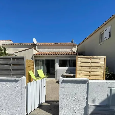 Casa vacanze Charmante Maison Rénovée, à Pied, Cour Privée Dolus d'Oléron
